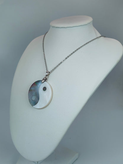 Collana  Yin e Yang in Madreperla